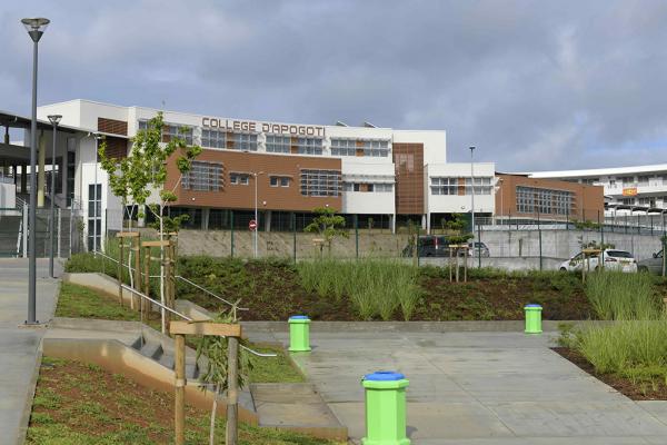 extérieur collège d'apogoti